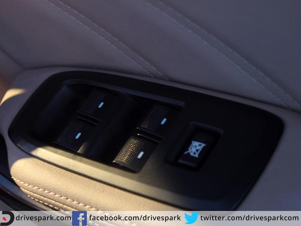 Live Pics from grand launching of Ford Endeavour 