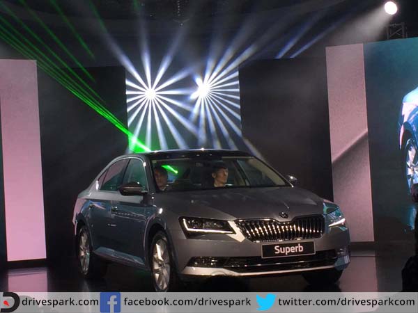 स्कोडा प्रीमियम सेडान नई सुपर्ब 