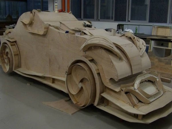 SHOCKING : इस ताइवानी आर्टिस्‍ट ने मोबाइल फोन्‍स से बना दी कार, जानिए कैसे