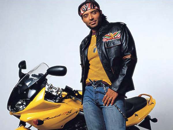 PHOTOS : जानिए अपने चहेते बॉलीवुड स्‍टार्स की फेवरेट और पर्सनल बाइक 