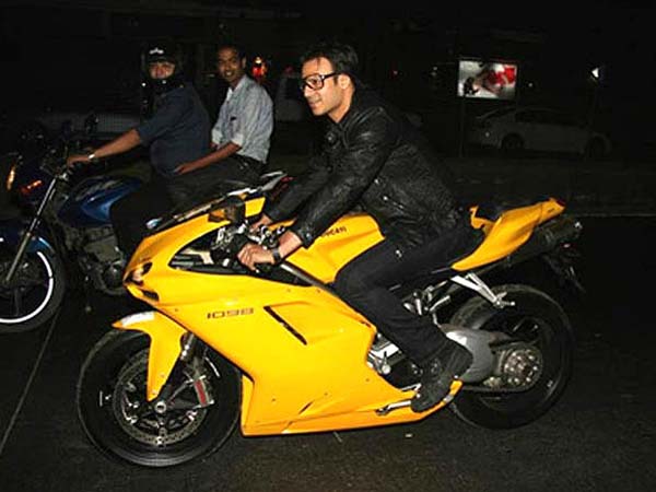 PHOTOS : जानिए अपने चहेते बॉलीवुड स्‍टार्स की फेवरेट और पर्सनल बाइक 