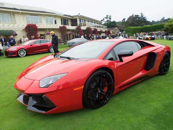 Lamborghini Veneno : दुनिया की यह सबसे महंगी कार है दुबई में, 1,500 बीएमडब्‍लू कारों के बराबर कीमत