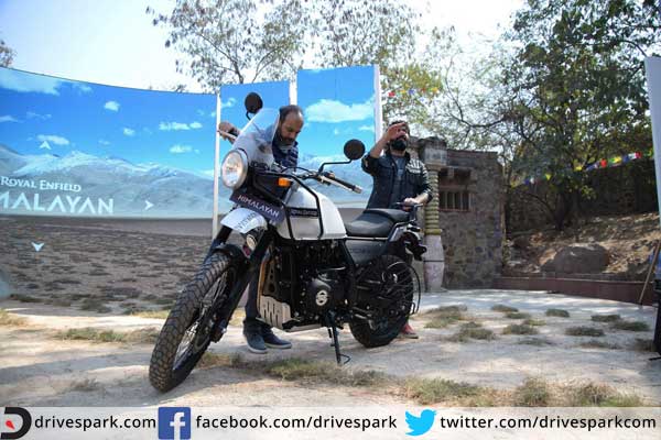 Review : रॉयल एनफील्ड ​हिमालयन आपके लिए बेहतर है या नहीं, खुद तय कीजिए 