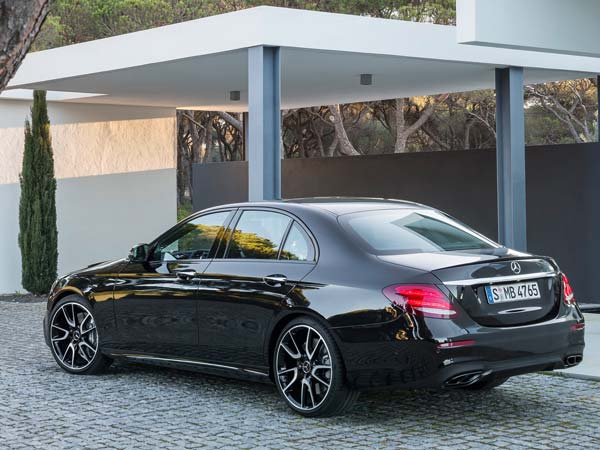 मर्सिडीज बेंज न्‍यू ई-क्‍लास एएमजी वर्जन कार सितम्‍बर में आएगी भारत, जानिए इसकी खूबियां 