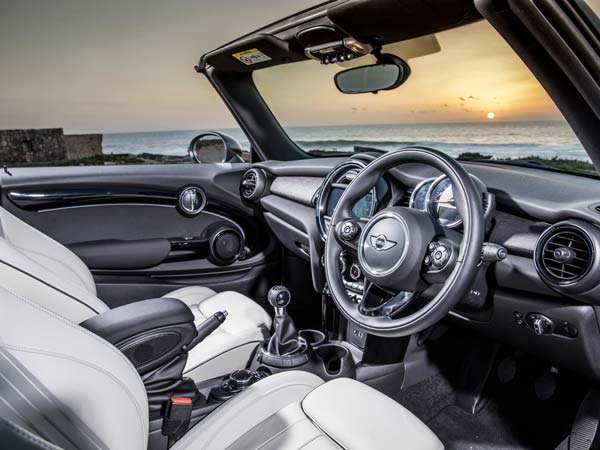 रोल-ओवर प्रोटेक्शन सिस्टम