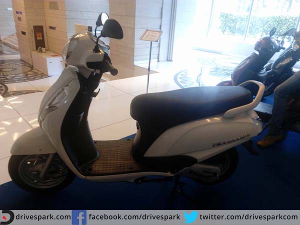 इंजन, स्पेसिफिकेशन्स और गियरबॉक्स 