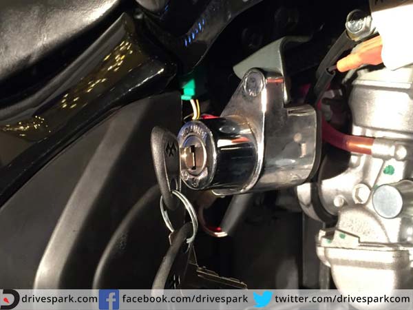 375 सीसी के दमदार इंजन वाली इस बाइक के साथ रॉयल एनफील्‍ड को टक्‍कर देगी बजाज