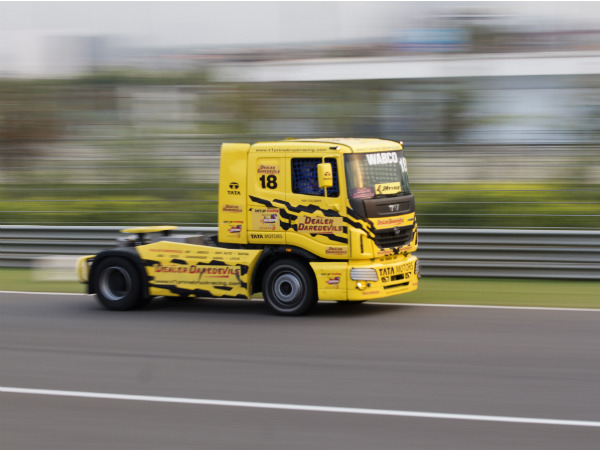 PICS GALLERY : तस्‍वीरों में देखिए टाटा टीवन प्राइमा ट्रक रेसिंग सीजन 3 की झलकियां 