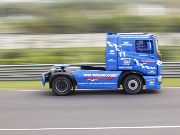 PICS GALLERY : तस्‍वीरों में देखिए टाटा टीवन प्राइमा ट्रक रेसिंग सीजन 3 की झलकियां 