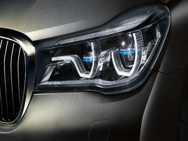 बीएमडब्ल्यू 7 सीरीज : इस कार ने जीता है वर्ल्ड लग्जरी कार का अवॉर्ड, जानिए ऐसा क्या खास है इसमें 