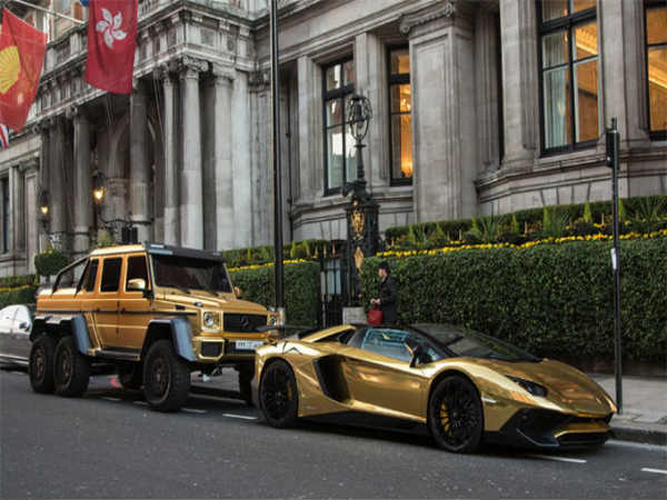 ये कारें थीं काफिले में - 