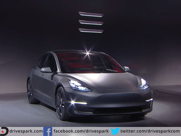 Model 3 : टेस्‍ला की यह नई इलेक्ट्रिक कार तोड़ सकती है बिक्री के सारे रिकॉर्ड !