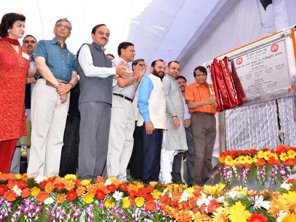 दिल्‍ली-आगरा के बीच दौड़ी भारत की सबसे तेज ट्रेन गतिमान एक्‍सप्रेस, शताब्‍दी से भी महंगा है किराया 