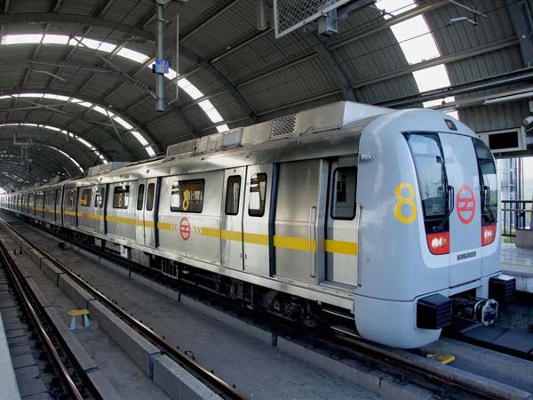 रिमोट कंट्रोल से ऑपरेटिंग 