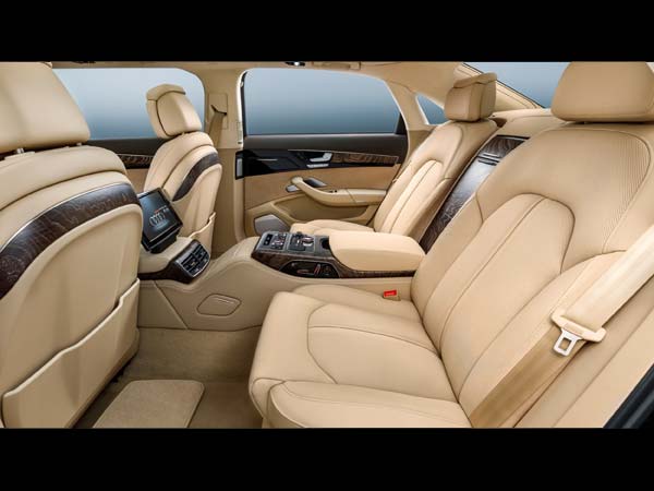 सीटों की पोजीशनिंग में भी बदलाव 