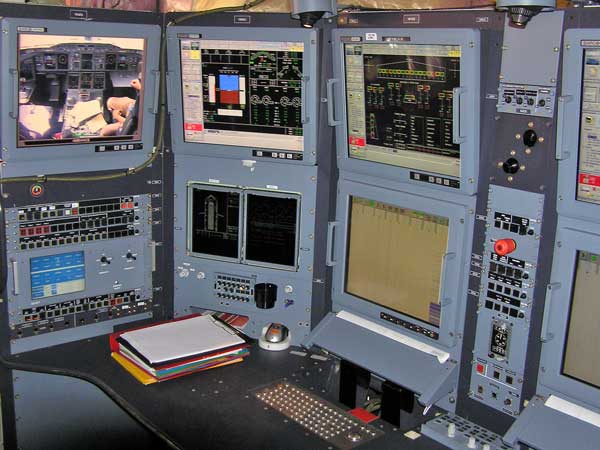 एयरबस ए-380 : ये है दुनिया का सबसे बड़ा यात्री विमान, जानिए क्यों खास है यह 