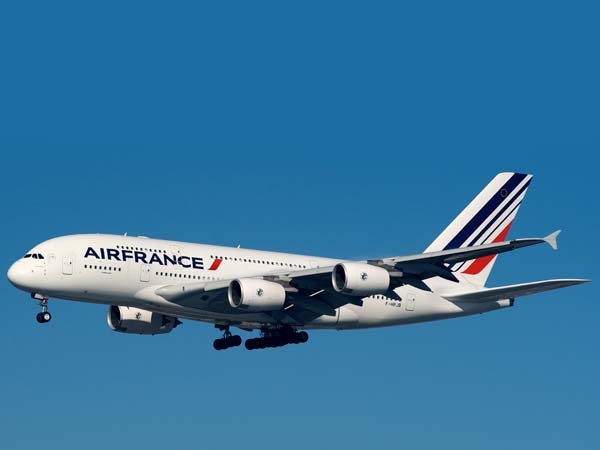 एयरबस ए-380 : ये है दुनिया का सबसे बड़ा यात्री विमान, जानिए क्यों खास है यह 