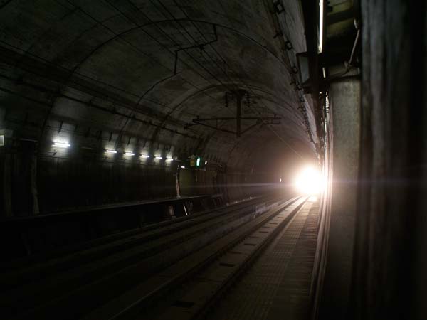 पानी के अंदर दौड़ेगी भारत की यह पहली बुलेट ट्रेन, जानिए कुछ रोचक बातें ! पानी के अंदर दौड़ेगी भारत की यह पहली बुलेट ट्रेन, जानिए कुछ रोचक बातें !