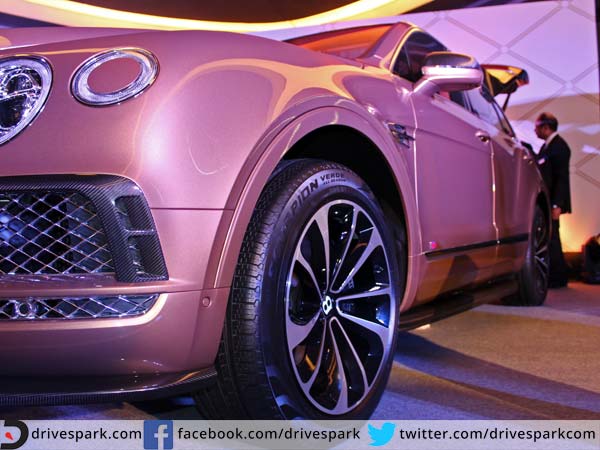 PICS : हाई रेज्‍योल्‍यूशन तस्वीरों में देखिए नई बेंटले बेंटायगा का इंटीरियर व एक्सटीरियर 