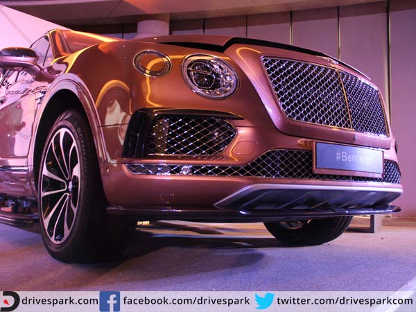 PICS : हाई रेज्‍योल्‍यूशन तस्वीरों में देखिए नई बेंटले बेंटायगा का इंटीरियर व एक्सटीरियर 
