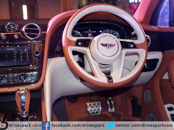 PICS : हाई रेज्‍योल्‍यूशन तस्वीरों में देखिए नई बेंटले बेंटायगा का इंटीरियर व एक्सटीरियर 