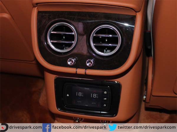 PICS : हाई रेज्‍योल्‍यूशन तस्वीरों में देखिए नई बेंटले बेंटायगा का इंटीरियर व एक्सटीरियर 