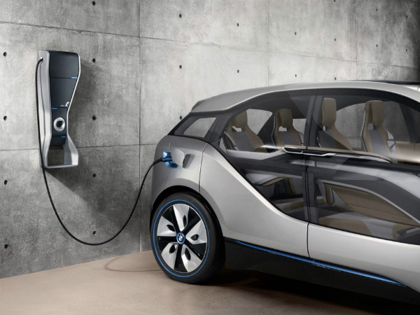 BMW i3 : 260 रुपये में 100 किलोमीटर जाती है बीएमडब्ल्यू की यह कार, जानिए क्या हैं इसकी खासियतें BMW i3 : 260 रुपये में 100 किलोमीटर जाती है बीएमडब्ल्यू की यह कार, जानिए क्या हैं इसकी खासियतें