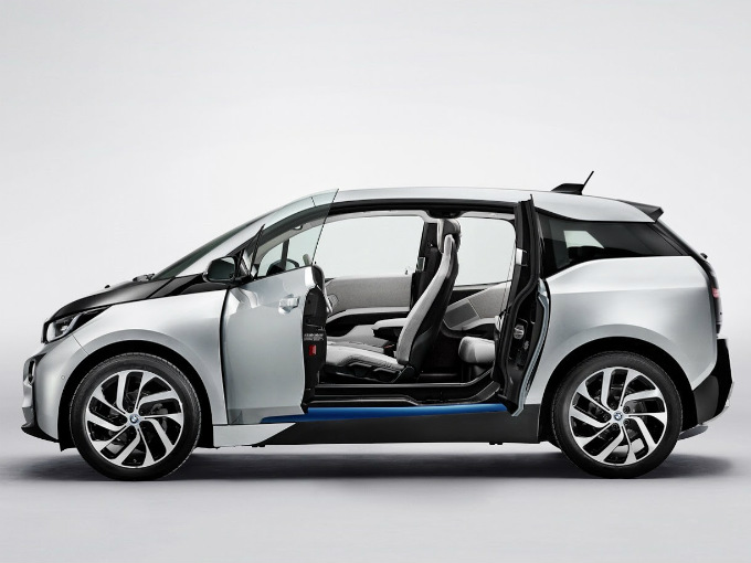 BMW i3 : 260 रुपये में 100 किलोमीटर जाती है बीएमडब्ल्यू की यह कार, जानिए क्या हैं इसकी खासियतें BMW i3 : 260 रुपये में 100 किलोमीटर जाती है बीएमडब्ल्यू की यह कार, जानिए क्या हैं इसकी खासियतें
