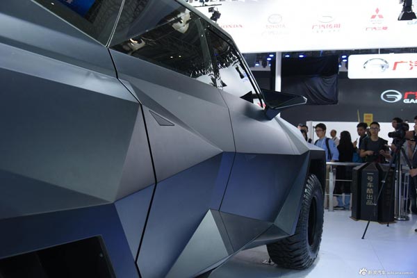 कार्लमैन किंग : बीजिंग ऑटो शो में लॉन्‍च हुई दुनिया की सबसे महंगी एसयूवी, बनेंगी केवल 10 कारें 