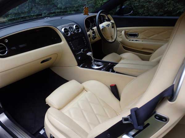 Bentley Continental 6.0 GT SPEED 2d AUTO 603 BHP : यह है टॉप फुटबालर क्रिस्टियानो रोनाल्डो की फेवरेट बेंटले कार