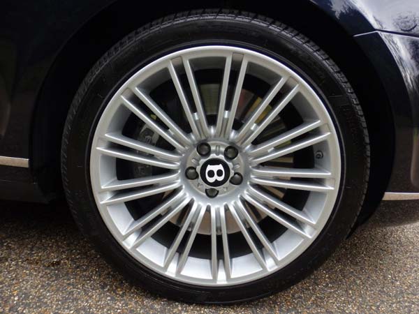 Bentley Continental 6.0 GT SPEED 2d AUTO 603 BHP : यह है टॉप फुटबालर क्रिस्टियानो रोनाल्डो की फेवरेट बेंटले कार