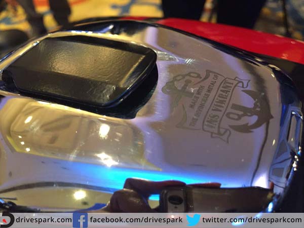 बजाज ने आमिर खान के लिए बनाई Bajaj V15 की स्‍पेशल एडिशन बाइक, जानिए क्‍या है खास 