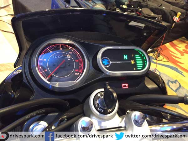 बजाज ने आमिर खान के लिए बनाई Bajaj V15 की स्‍पेशल एडिशन बाइक, जानिए क्‍या है खास 