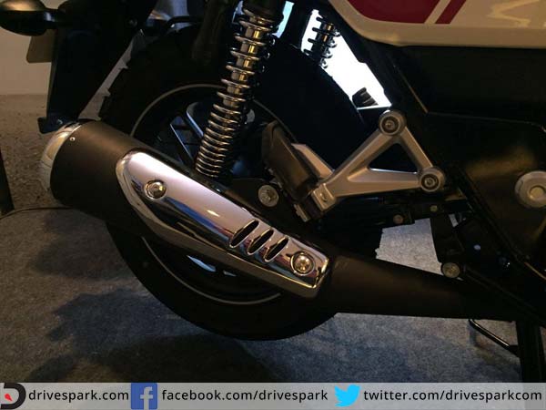 बजाज ने आमिर खान के लिए बनाई Bajaj V15 की स्‍पेशल एडिशन बाइक, जानिए क्‍या है खास 