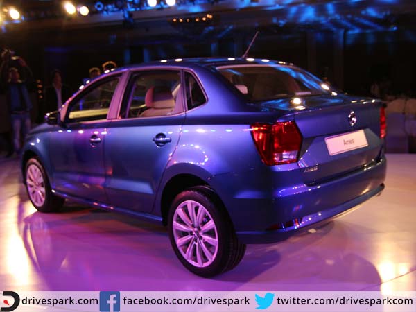 इन कारों से होगा मुकाबला 