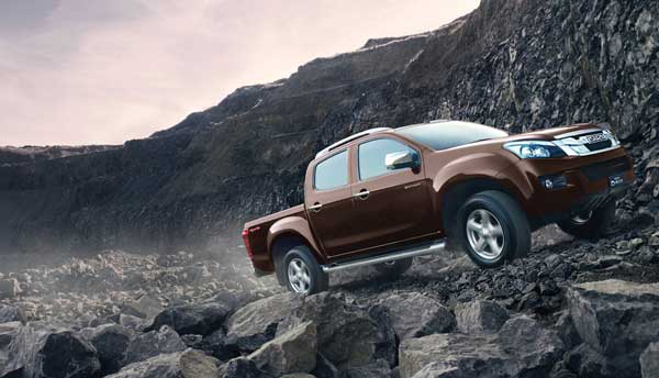 12.49 लाख में लॉन्च हुई इसूजू D-Max V-Cross, 40 लाख किलोमीटर की टेस्टिंग से होकर गुुजरी