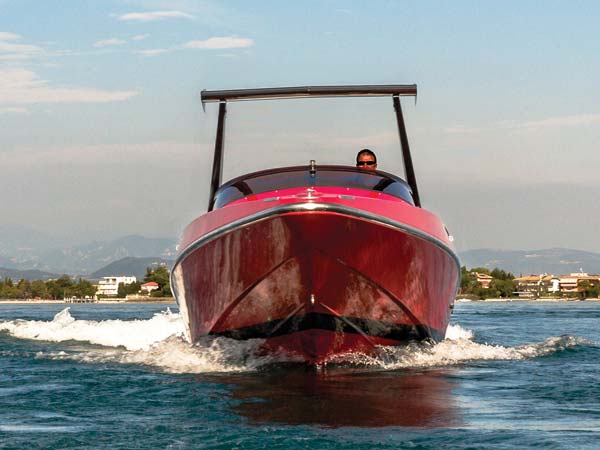 2 लाख यूएस डॉलर के करीब कीमत 