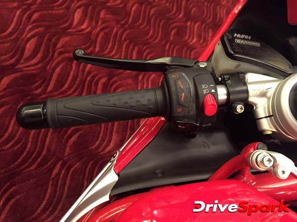 PIC GALLERY : देखिए 998cc के दमदार इंजन वाली एमवी अगस्ता एफ4 की लॉन्चिंग तस्वीरें (21 तस्वीरें)