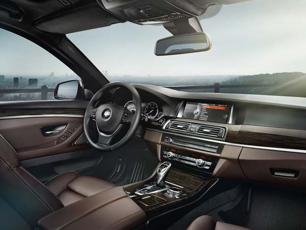 बीएमडब्ल्यू 3-सीरीज और 5-सीरीज पेट्रोल वैरिएंट के साथ भारत में हुई लॉन्च, कीमत 36.9 लाख से शुरू 