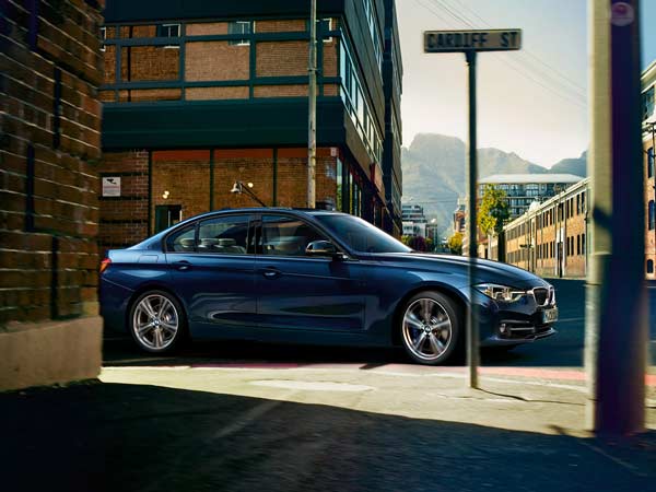 बीएमडब्ल्यू 3-सीरीज और 5-सीरीज पेट्रोल वैरिएंट के साथ भारत में हुई लॉन्च, कीमत 36.9 लाख से शुरू 