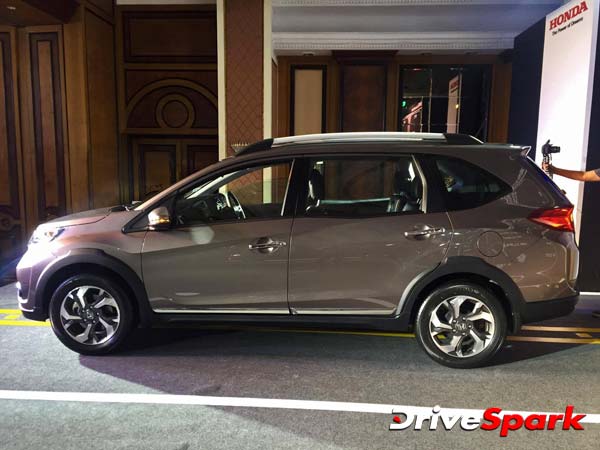 HONDA BR-V : महज़ हफ्ते भर में ही बुक हो गईं 4 हजार से ज्‍यादा होंडा की यह एसयूवी कार, डिलीवरी जल्‍द 