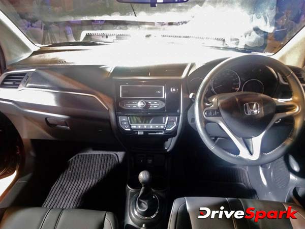 HONDA BR-V : महज़ हफ्ते भर में ही बुक हो गईं 4 हजार से ज्‍यादा होंडा की यह एसयूवी कार, डिलीवरी जल्‍द 