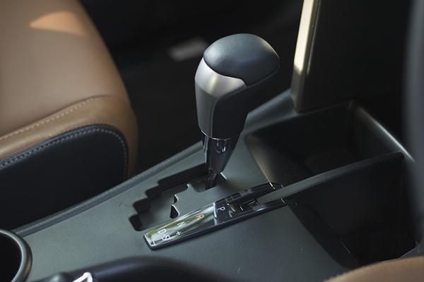 लॉन्च होते ही हिट हुई टोयोटा इनोवा क्रिस्टा, 10 दिन में मिलीं 15 हज़ार बुकिंग्स !