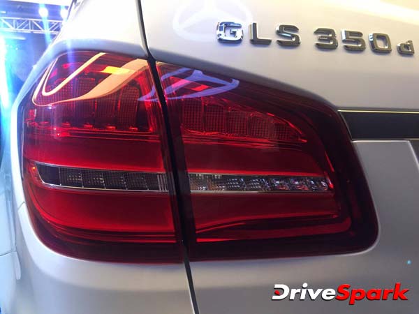 PIC GALLERY : 60 तस्‍वीरों में देखें आज लॉन्‍च हुई मर्सिडीज़ की नई एसयूवी जीएलएस का हर एक एंगल