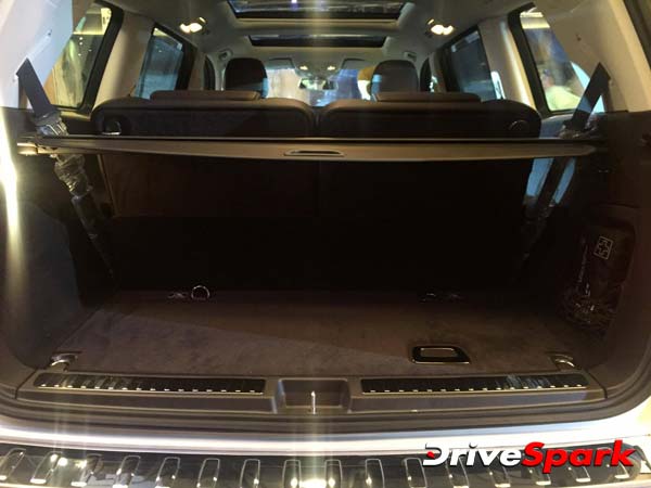 PIC GALLERY : 60 तस्‍वीरों में देखें आज लॉन्‍च हुई मर्सिडीज़ की नई एसयूवी जीएलएस का हर एक एंगल