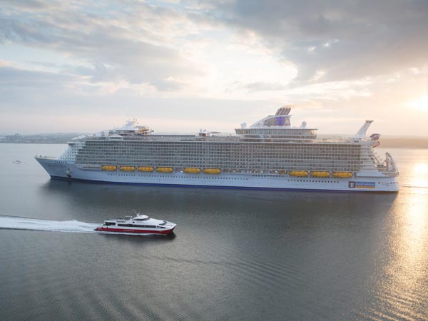 2. 120,000 टन है वजन 