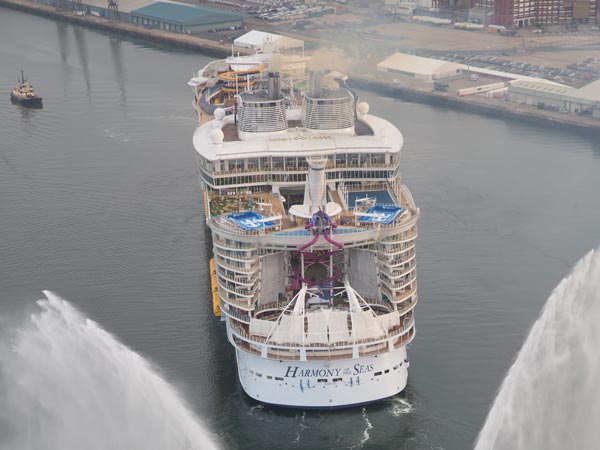 1. दुनिया का सबसे बड़ा क्रूज