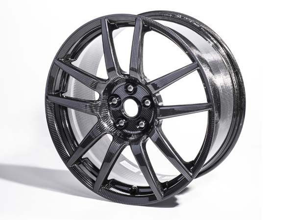 फोर्ड जीटी 2017 कार में कुछ खास बदलाव किए जाने हैं। इनमें से एक प्रमुख बदलाव है कि यह फाइबर व्‍हील के साथ आएगी। 