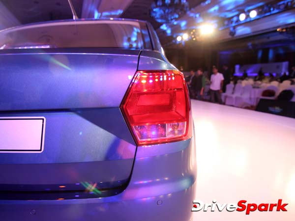 PICS : Volkswagen Ameo भारत में हुई लॉन्‍च