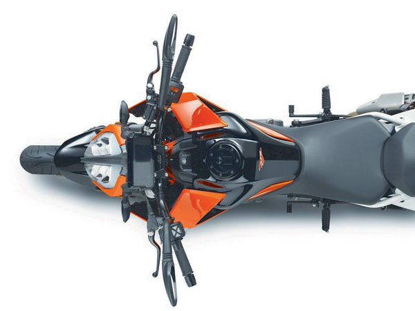 किससे हो रहा है KTM Duke 390 का कम्पटिशन